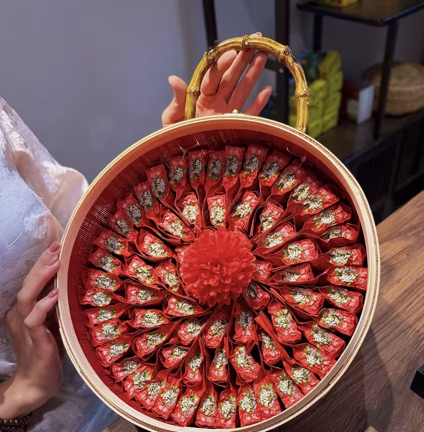 hộp trà đinh biếu tặng mạn nhu trà thái nguyên sang trọng 700g